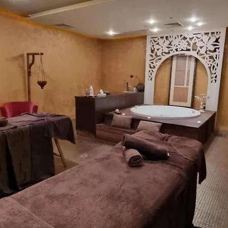 Luxury Beachfront Apartment At Barcelo Royal Beach