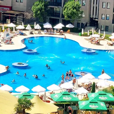 Luxury Beachfront Apartment At Barcelo Royal Beach شقة